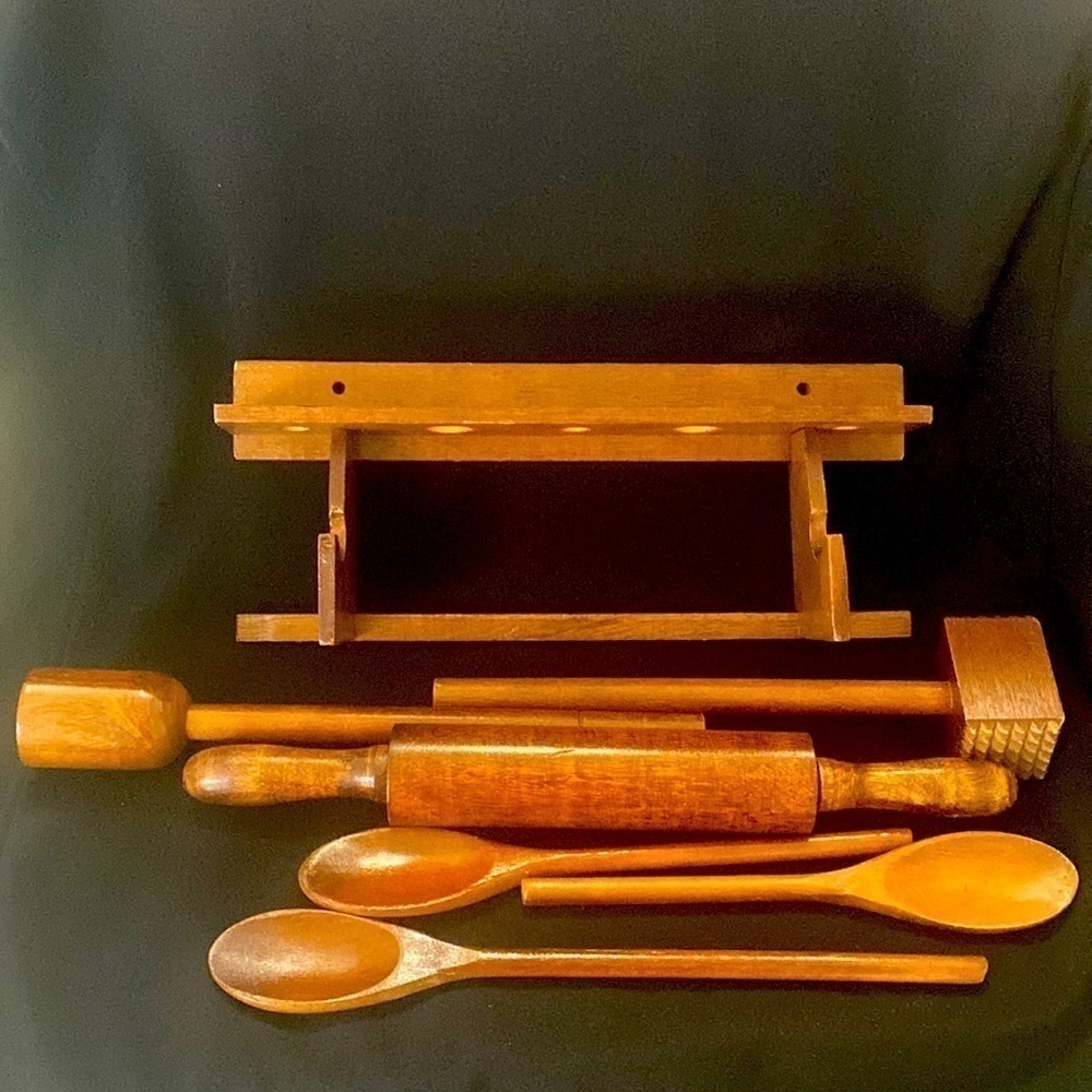 GOURMET 7 PIECE KITCHEN SET
WALNUT FINISH HAND CRAFTED WOOD
GENUINE HARD WOOD - Picture 2 of 15